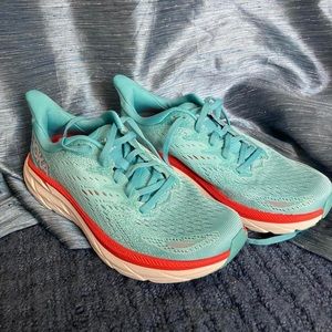 Hoka Clifton 8 Running Shoes